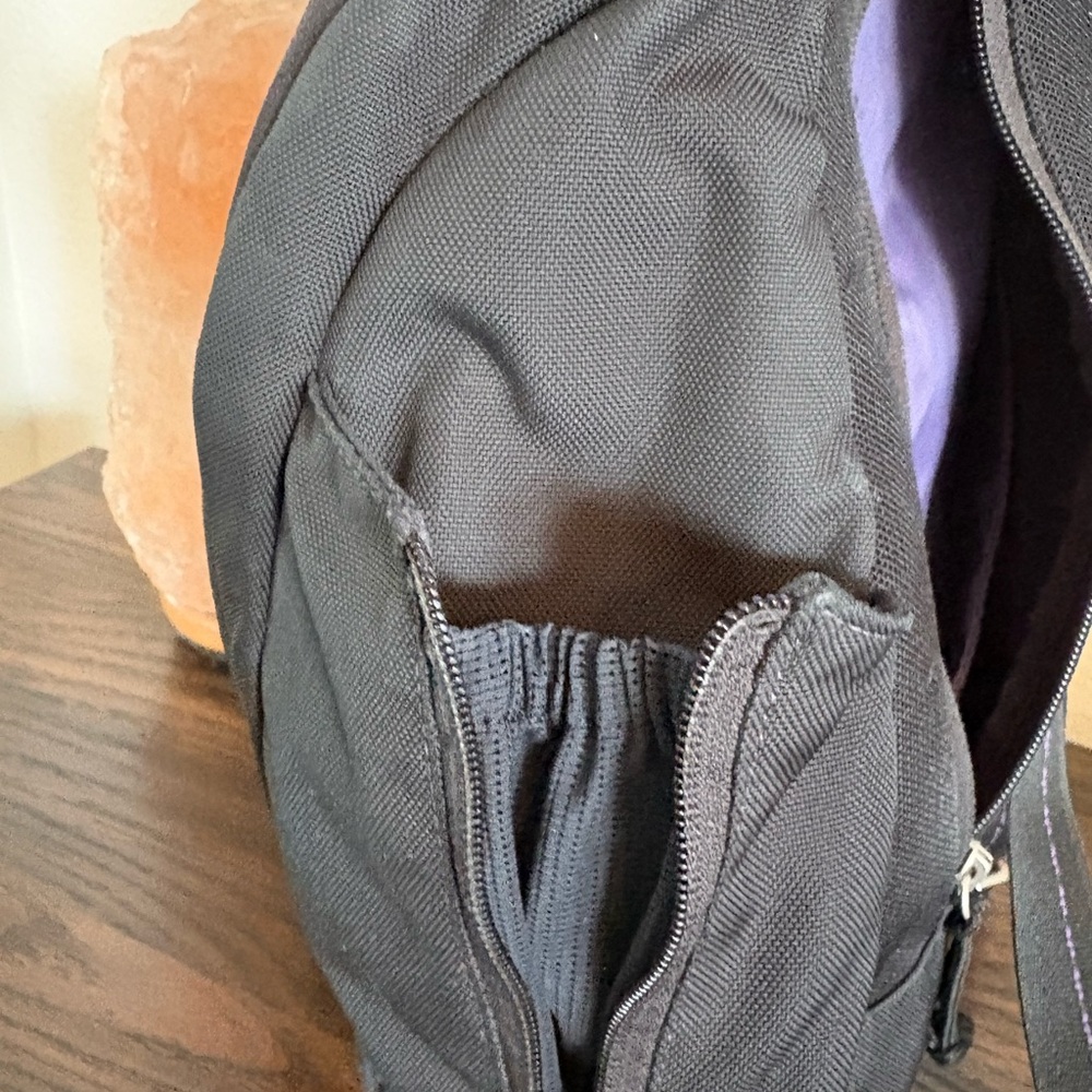 REI CO-OP SMALL BACK PACK WITH POCKETS &
SLOTS INSIDE & OUT, CARDS PENS KEYS - Picture 8 of 14